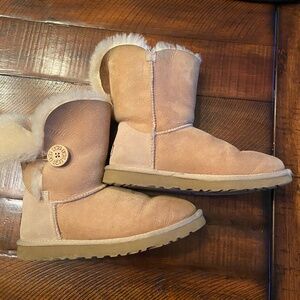 Ugg Bailey Button Boots Size &